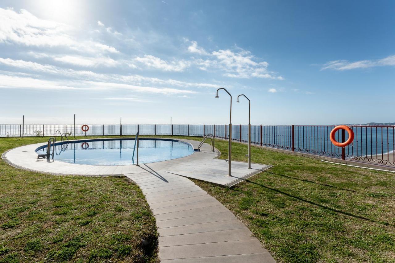Beachside Retreat With Private Terrace 贝纳尔马德纳 外观 照片