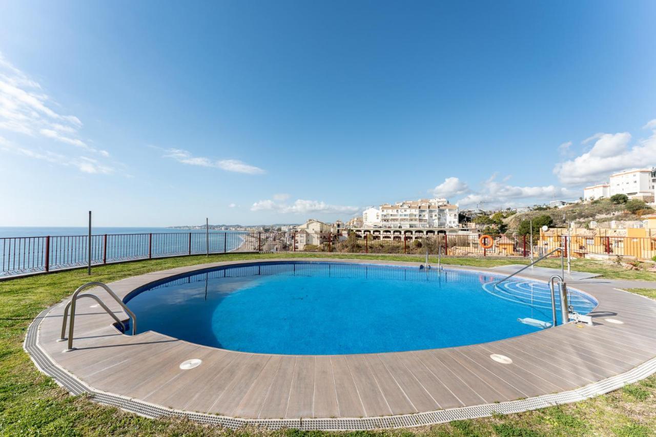 Beachside Retreat With Private Terrace 贝纳尔马德纳 外观 照片
