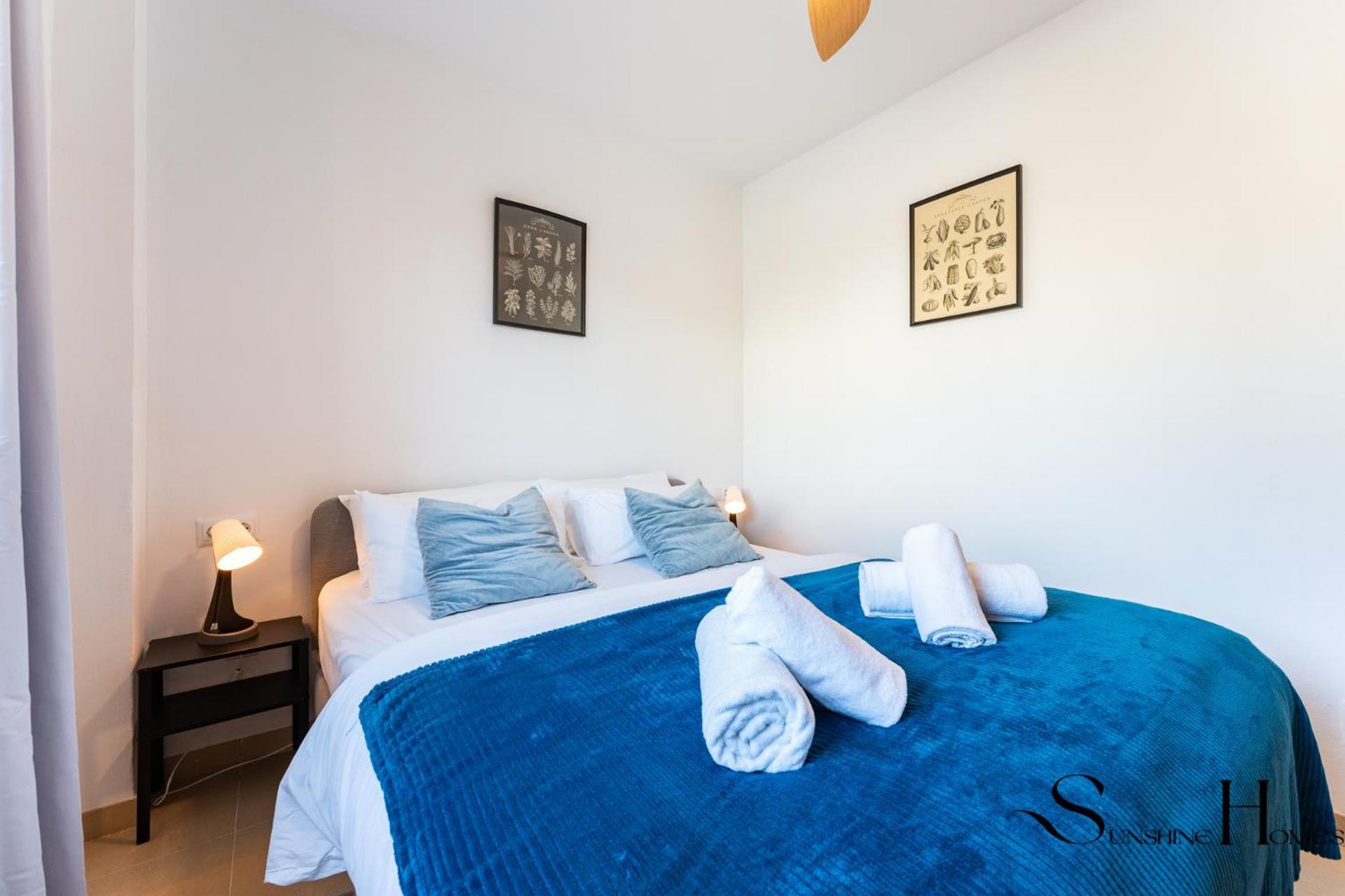 Beachside Retreat With Private Terrace 贝纳尔马德纳 外观 照片