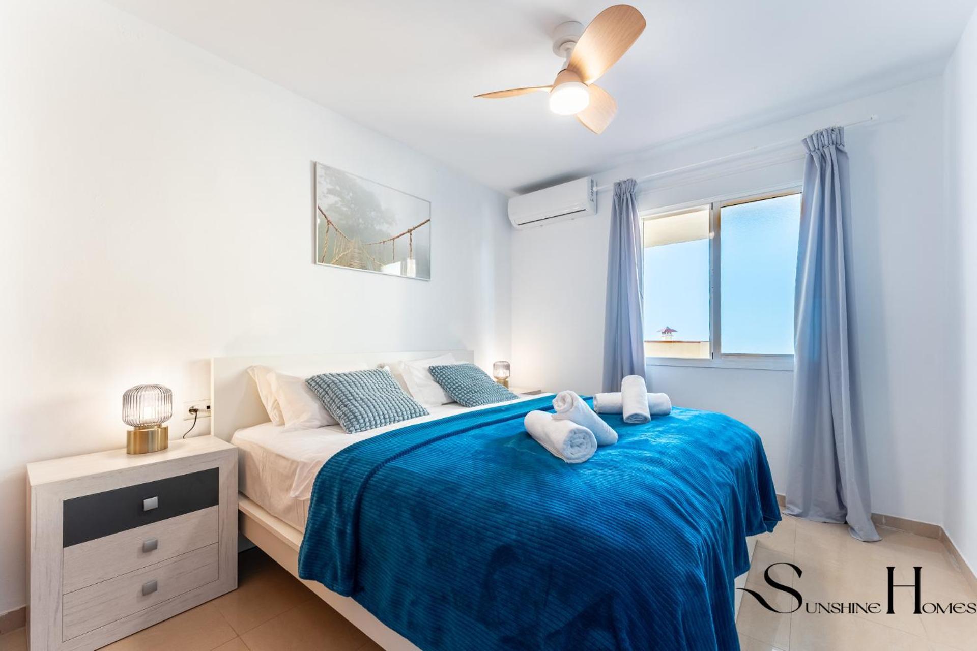 Beachside Retreat With Private Terrace 贝纳尔马德纳 外观 照片