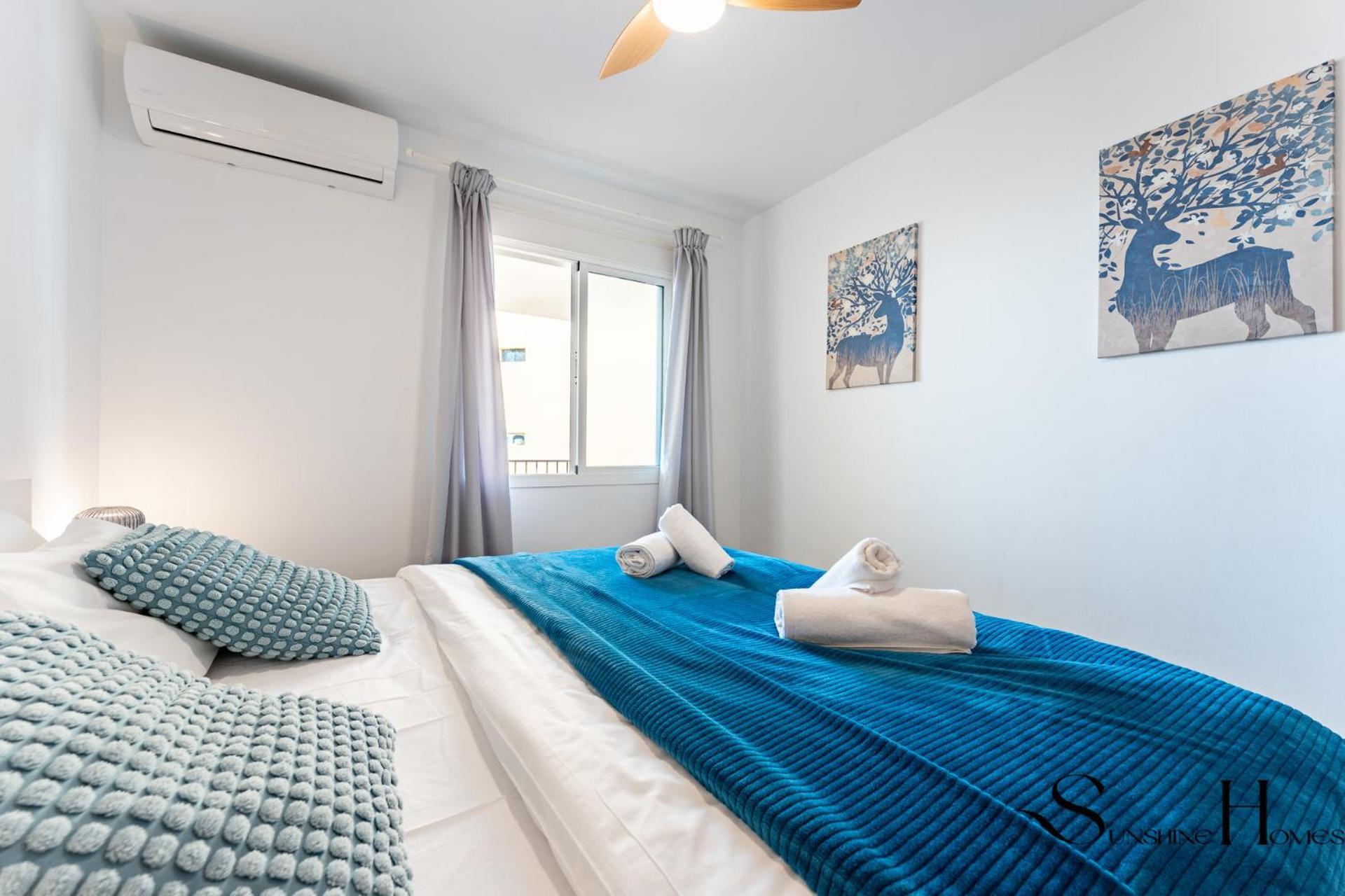 Beachside Retreat With Private Terrace 贝纳尔马德纳 外观 照片