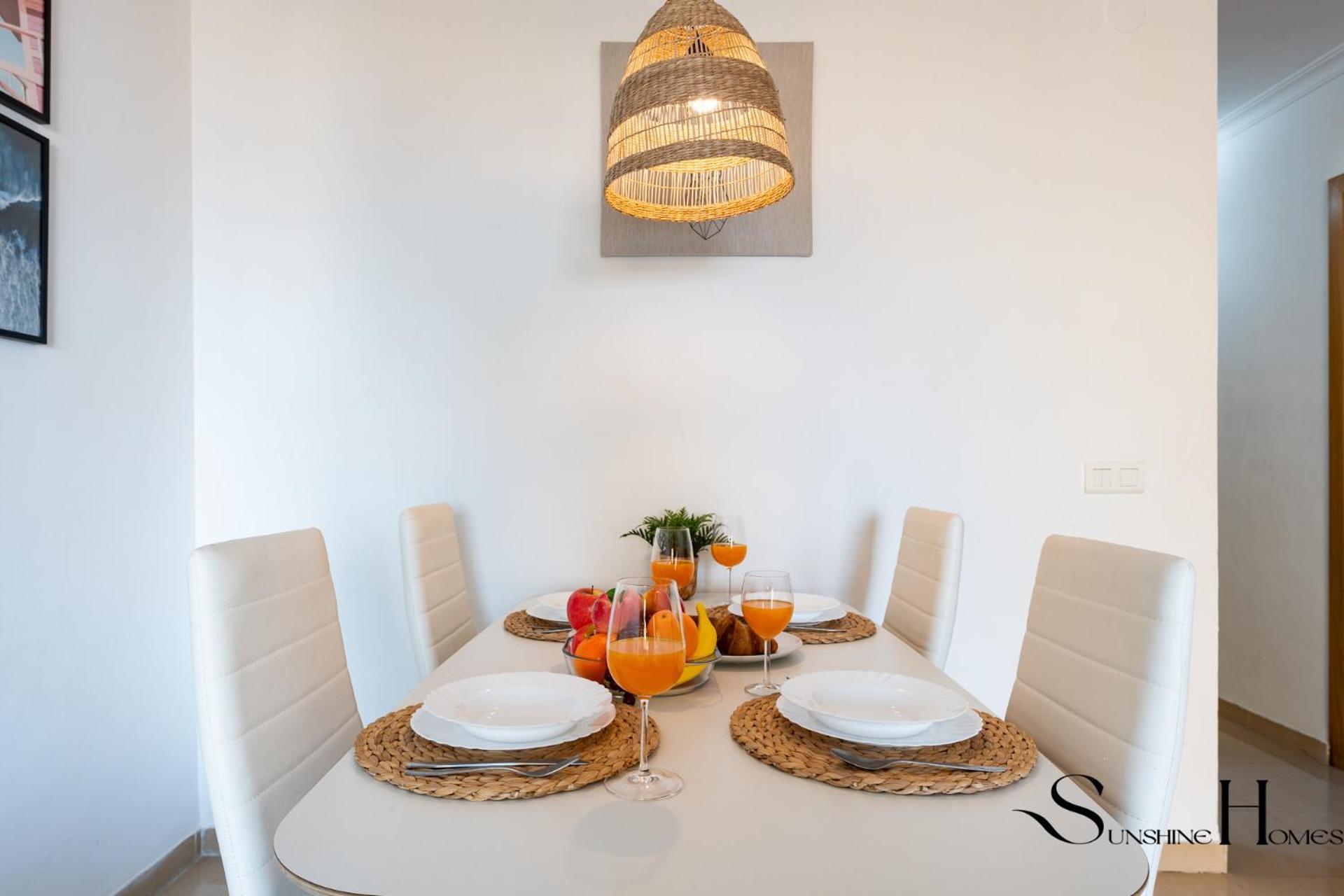 Beachside Retreat With Private Terrace 贝纳尔马德纳 外观 照片