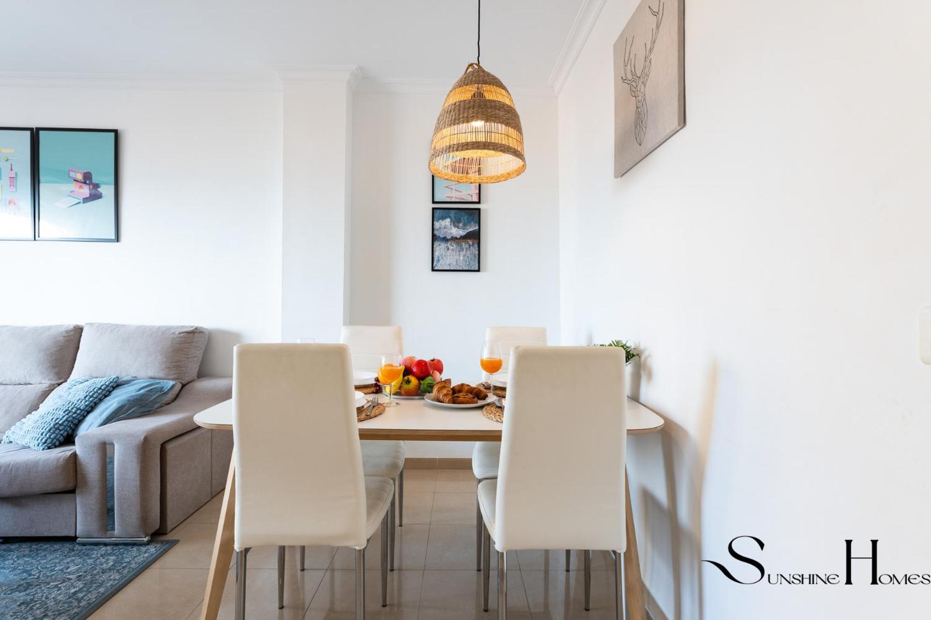Beachside Retreat With Private Terrace 贝纳尔马德纳 外观 照片