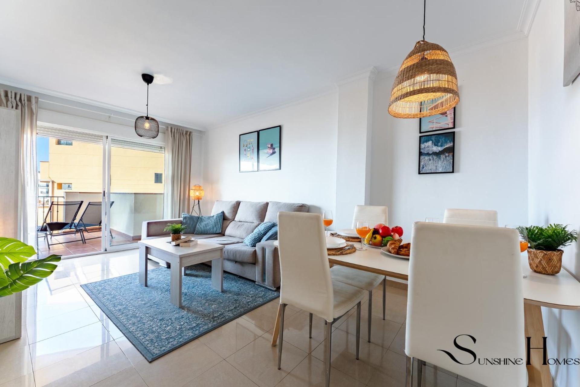 Beachside Retreat With Private Terrace 贝纳尔马德纳 外观 照片