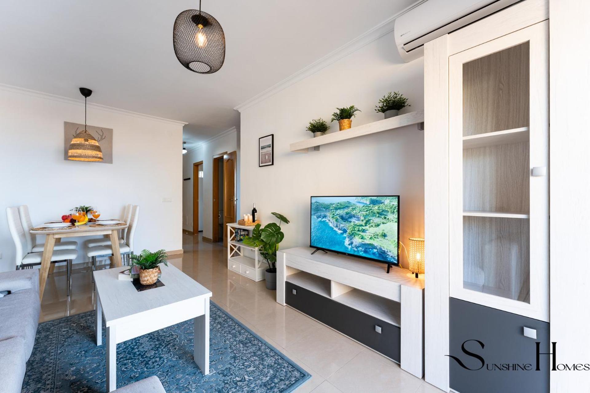 Beachside Retreat With Private Terrace 贝纳尔马德纳 外观 照片